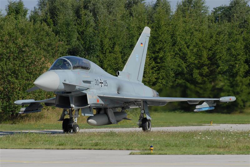 30+05 on the way to the runway.jpg